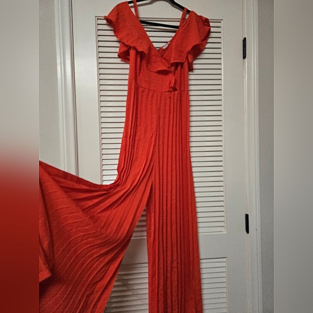 Fashion Nova - Orange Cold-Shoulder Sleeveless Ruffle Pleated Jumpsuit